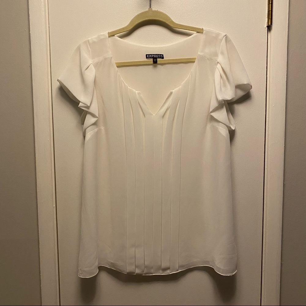 Express Pleated Short Sleeve Top - White